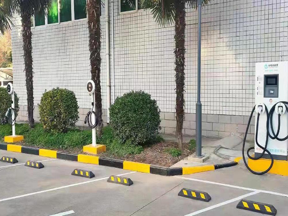 園區交直流充電站